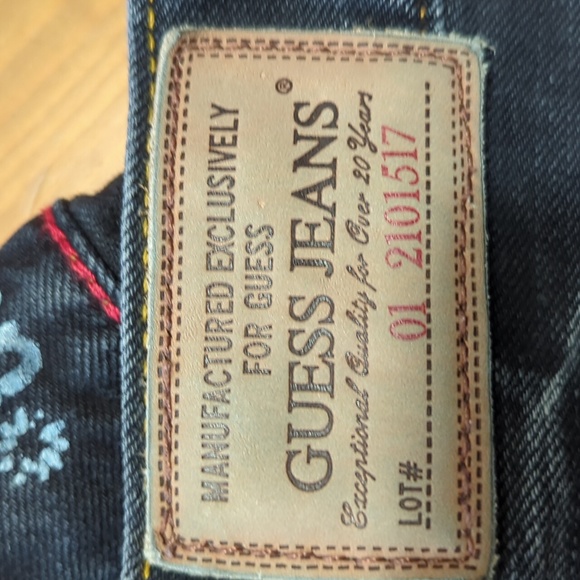 Men's Guess boot cut jeans. - Picture 2 of 3